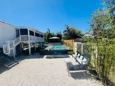 Home in the heart of D’ Entrance 4 baths sleeps20