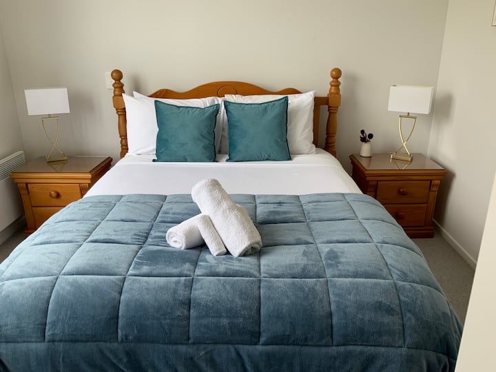 El dormitorio 3 tiene una cama tamaño queen. 