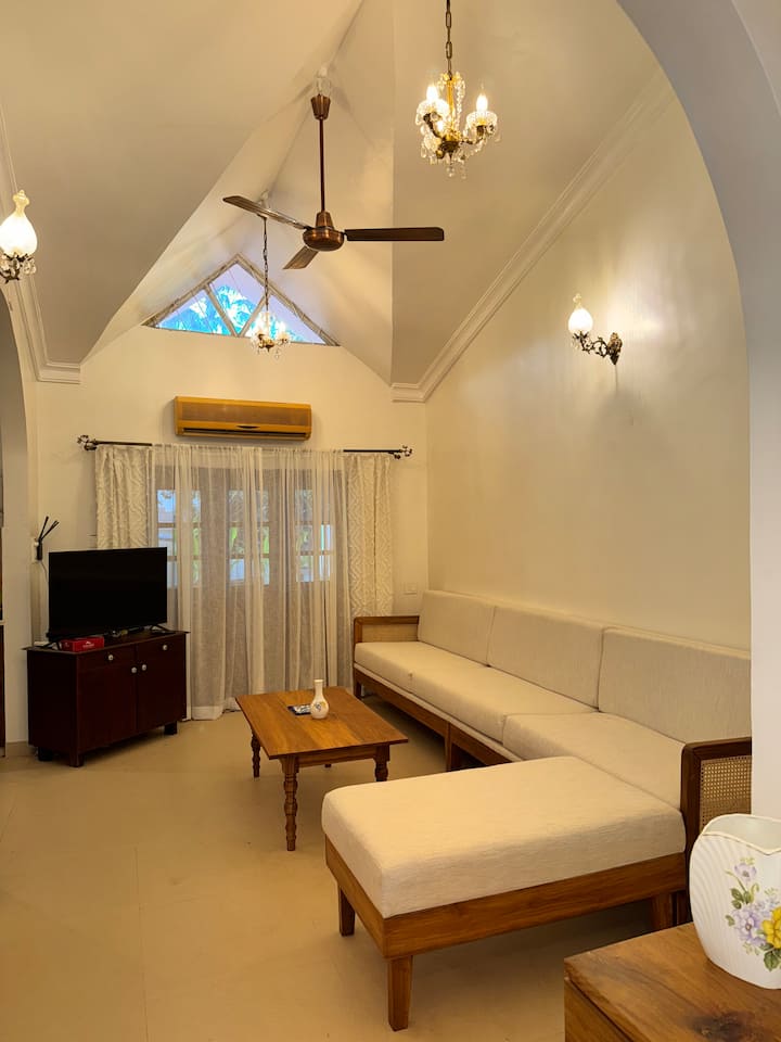 Living room image 3