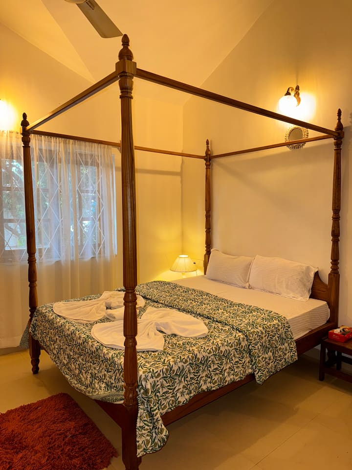 Bedroom 1 image 2