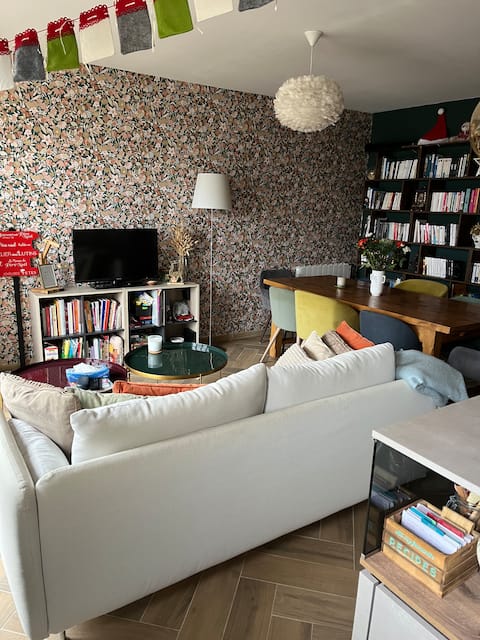 4 bedroom house, quiet, garden.