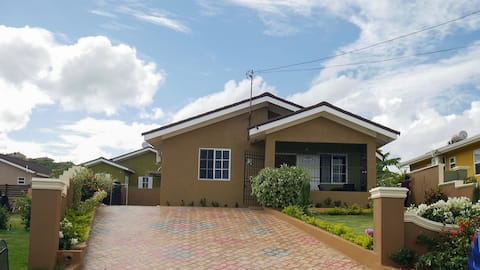 2 BDR home near Martha Brae River Rafting Falmouth