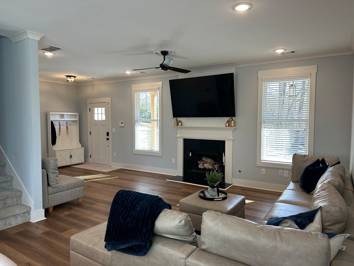 Deer Lakehouse on Lake Lanier