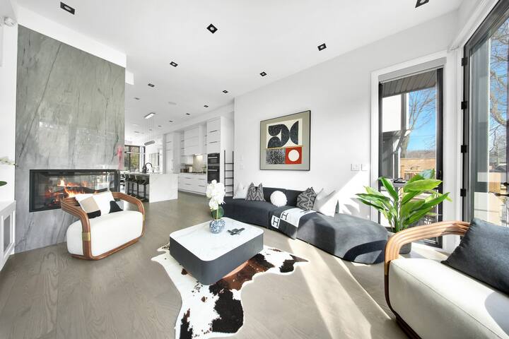 Designer 6 Bedroom Sanctuary in Davisville gallery image 3