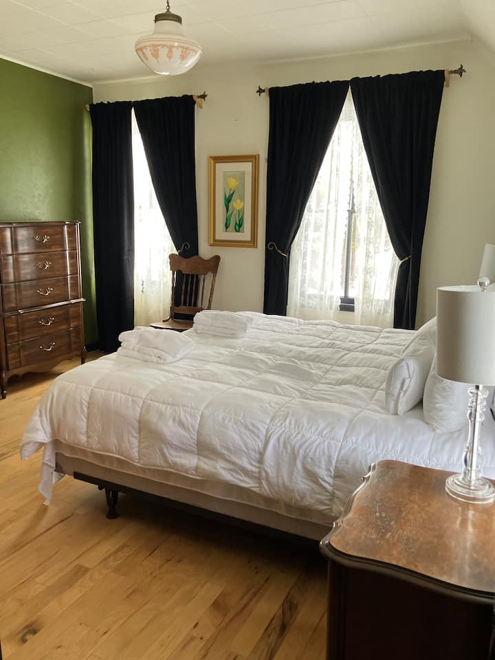 საძინებელი 1