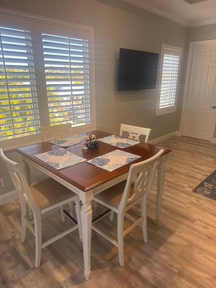 Island Oasis - Private Beach Access - Jensen Beach, FL