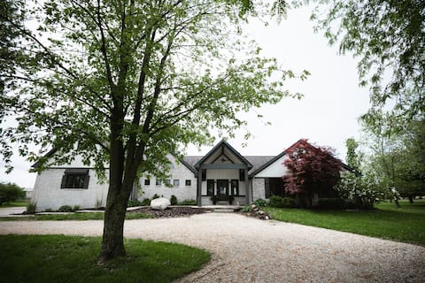 The Family Farmhouse | Big groups, Big comfort