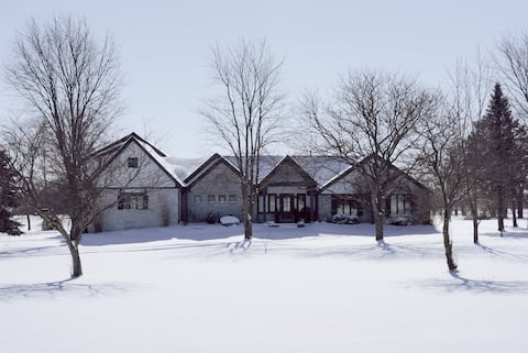 The Family Farmhouse | Big groups, Big comfort