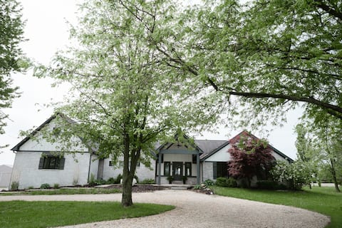 The Family Farmhouse | Big groups, Big comfort