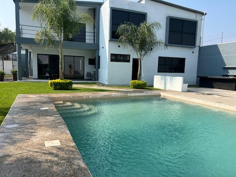 Successful Airbnb property: Comfortable weekend house with pool (Mared) in Yautepec De Zaragoza
