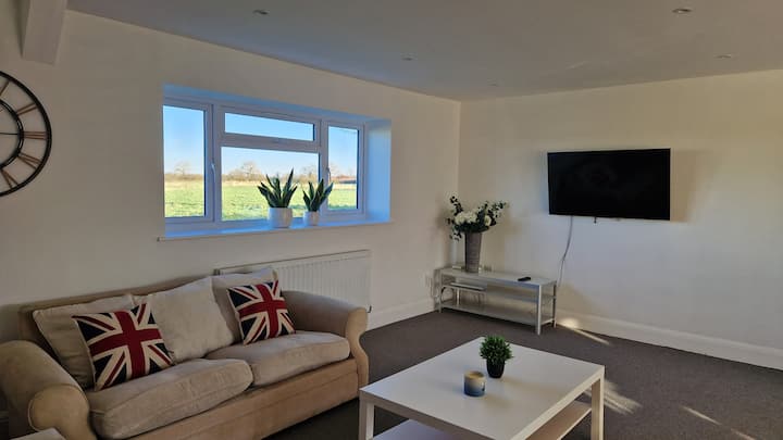Barn Conversion - Sleeps 10 - Southwell