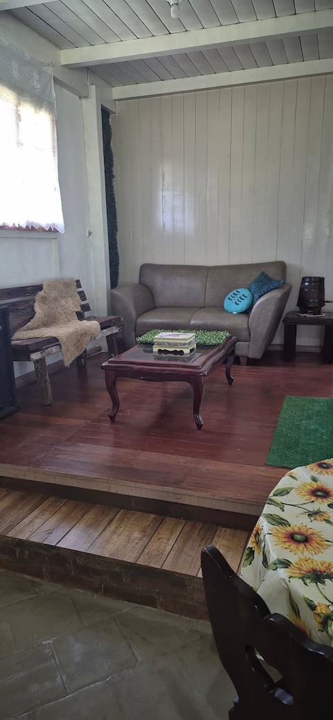 Top Airbnb: House with amazing views in the countryside of Não-me-Toque em Não Me Toque