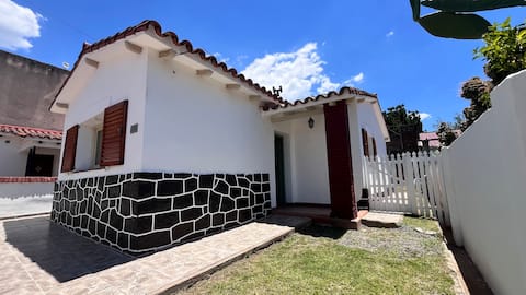Centrally located house in Cosquin, festivals all year round.