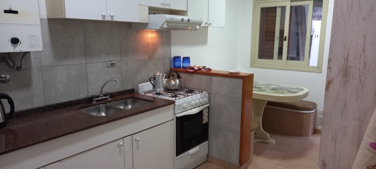Leistungsstarkes Airbnb: Centrally located house in Cosquin, festivals all year round. in Cosquín