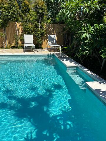 Beach House with pool 600m to Curl Curl Beach gallery image 5