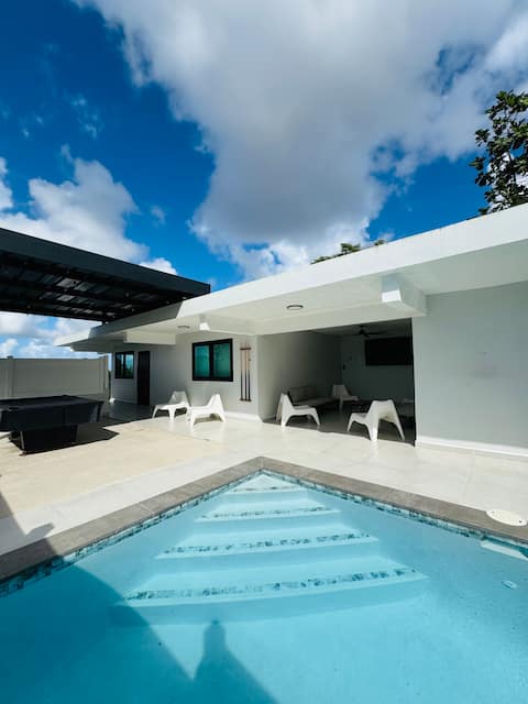 Oasis & Casa Kiarita • House on the Hill