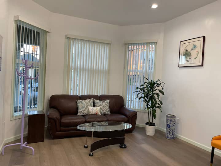 Condo Unit 1 In Central Oakland - Alameda, CA