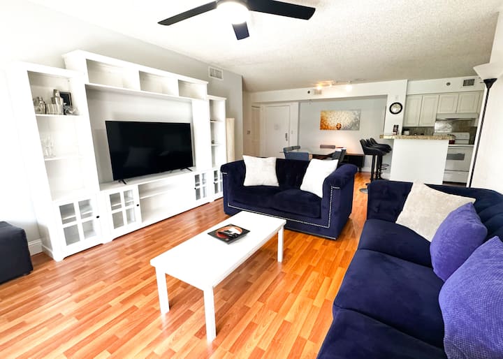 Bayfront Resort-style Oasis - Free Parking - Aventura