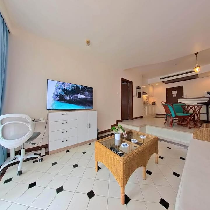 Patong Beach Sunset Resort Condo - Poolside Suite - Patong Beach