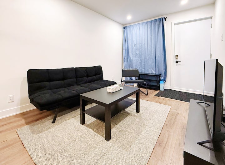 New 2bdrm Apart, High Walk Score + Free Parking! - 朗基爾