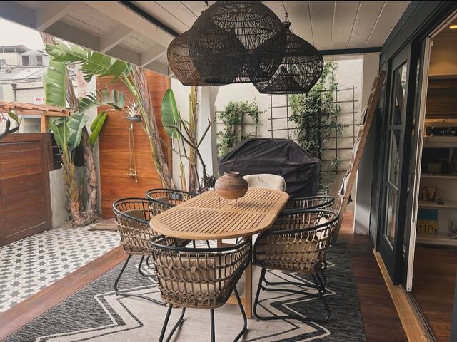 Rock & Roll Haven in the heart of Venice gallery image 2