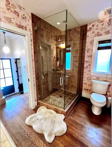 Rock & Roll Haven in the heart of Venice gallery image 5