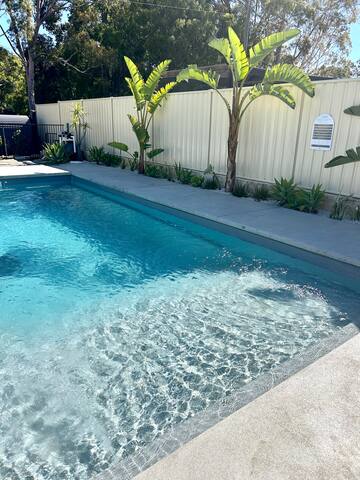 Poolside Paradise gallery image 2