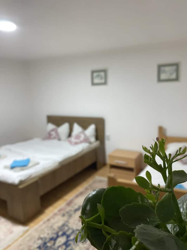 საძინებელი 1