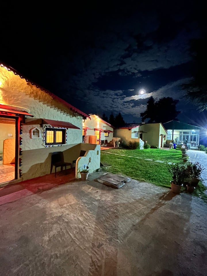 Luxury Vintage Style Resort - Kanatal