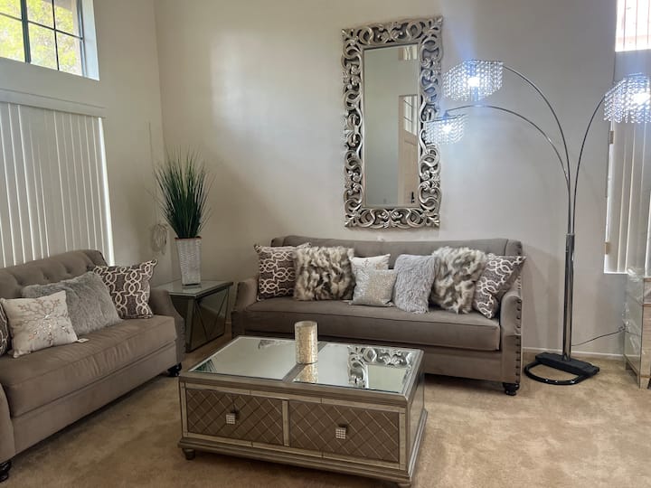 Beautiful Two Story 4 Bedrooms - Little Rock Lake, Juniper Hills