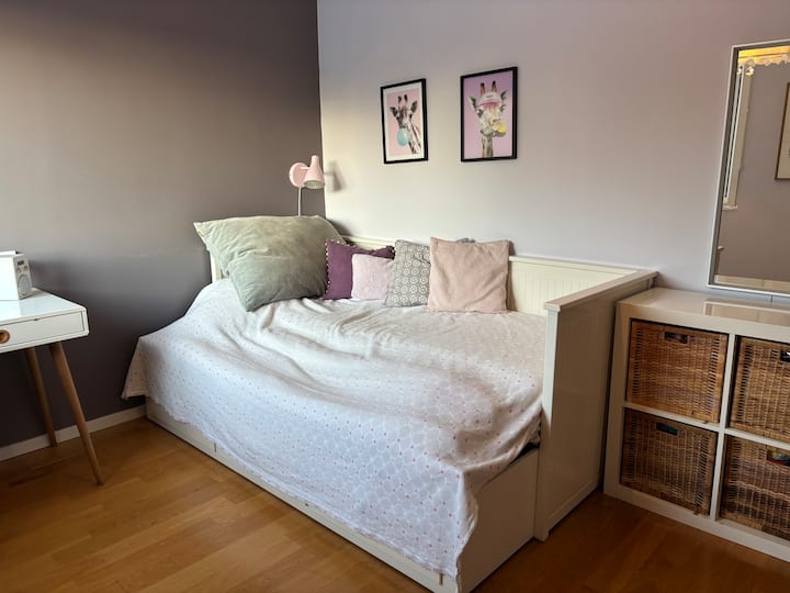 เตียงสามารถขยายเป็นเตียงคู่ขนาด 160 ซม. ได้ 