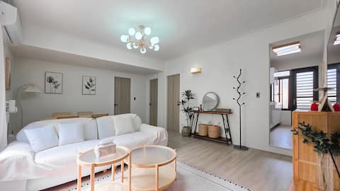 3 mins walk to Haiyin Hall/Big 3 rooms for 6 people/next to the Ai River/near the ferry/Orange 2