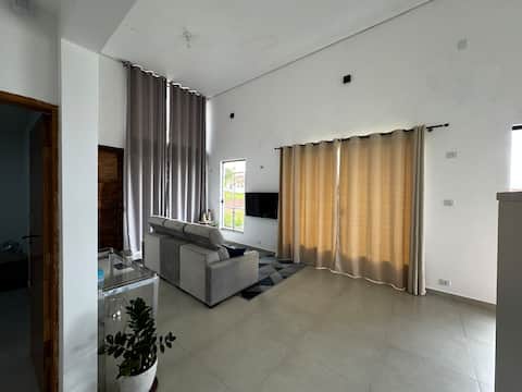 Top Airbnb: Riviera Glass House in Paranapanema