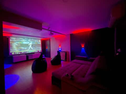 Hoger Villa 2: TT/Home-Theatre/Patio Seating