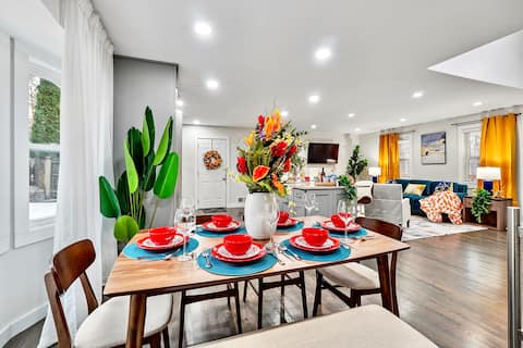 Private Pool House, King Bed, Air Hockey, Foosball