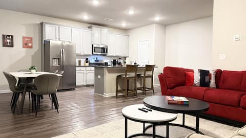 Modern 3BR Home | Sleeps 8 | Athens, Ft Yargo, 316