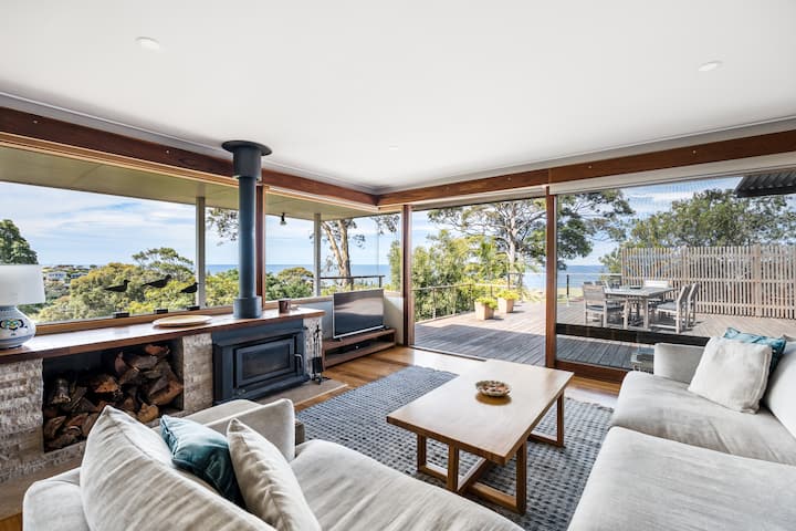Narooma Beach Escape | Ocean Views & A Huge Deck - Narooma