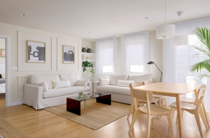 50 m de la playa con terraza y vistas