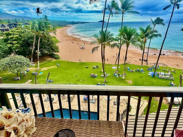 Stunning views! ON the beach & Family Friendly!