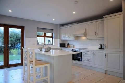 Stylish 3BR Home | Walk to Town | Free Parking