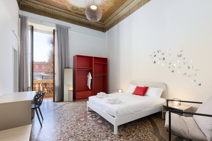 [5m ponte vecchio and center] Panoramic Home gallery image 2