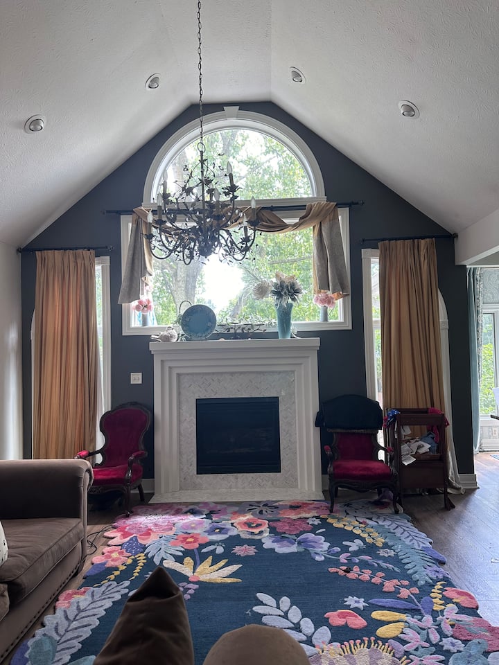Whole Zionsville Home Near Indy - Zionsville, IN