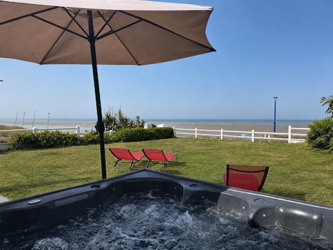 Family Homes – Beachfront Villa