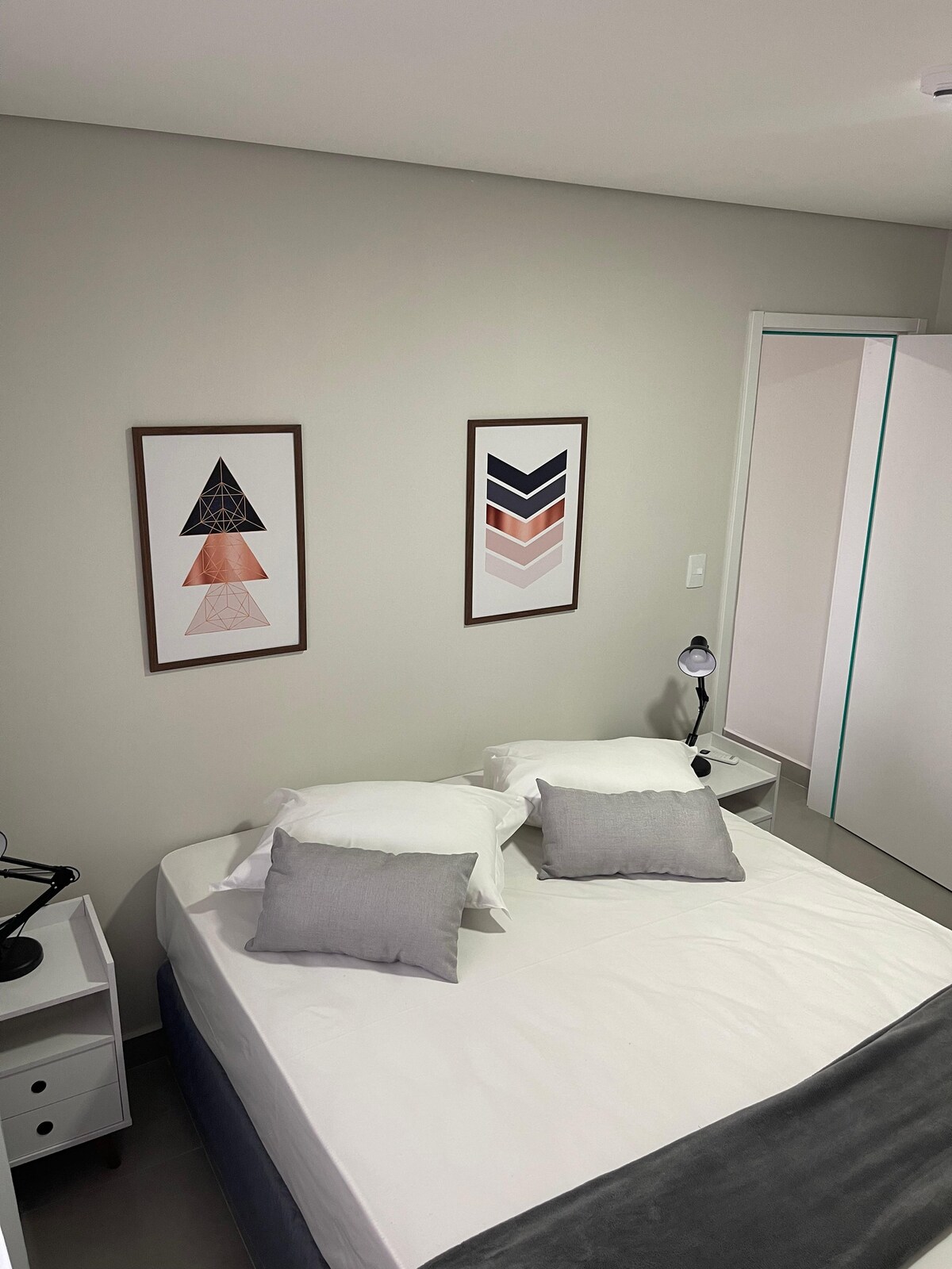 Flat, piscina e vista infinita! - Apartments for Rent in São Lourenço,  Minas Gerais, Brazil - Airbnb, image size:1200x1600