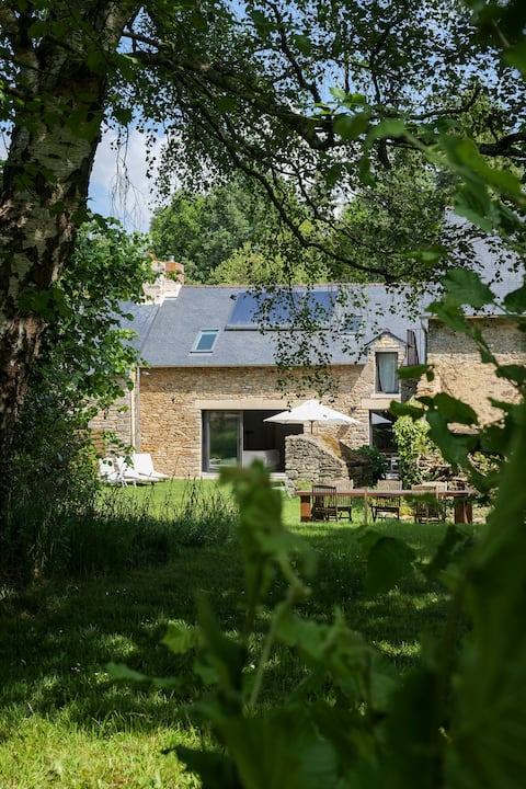 La Mareuille - Large house surrounded by nature