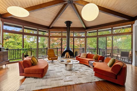 Chalet Retreat • 70s Design • Minutes to DC