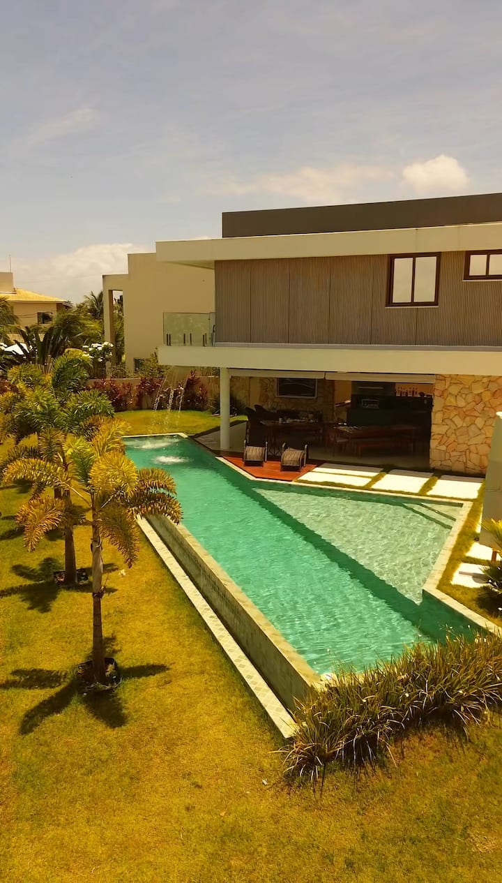 Duarte da Costa Mansion 8 en-suite rooms right on the sand