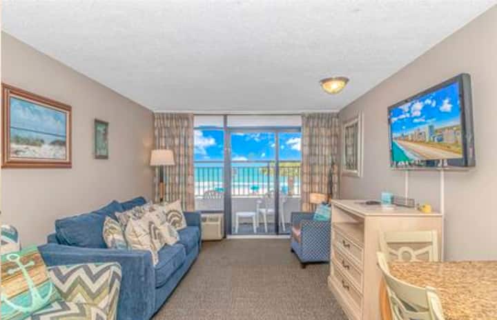 Direct Oceanfront 1br · Pools, Lazy River & More! - Myrtle Beach, SC