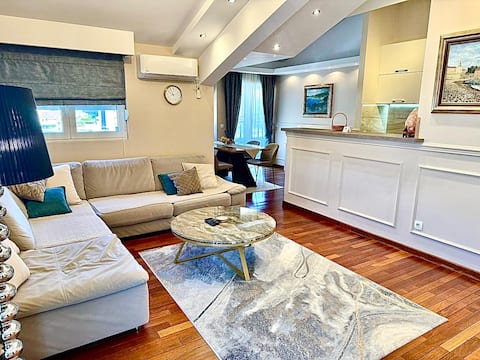 Popular Airbnb listing: ⭐️LUXURY TOP FLOOR⭐️ apartment with spa bath 120m2 in Rozino