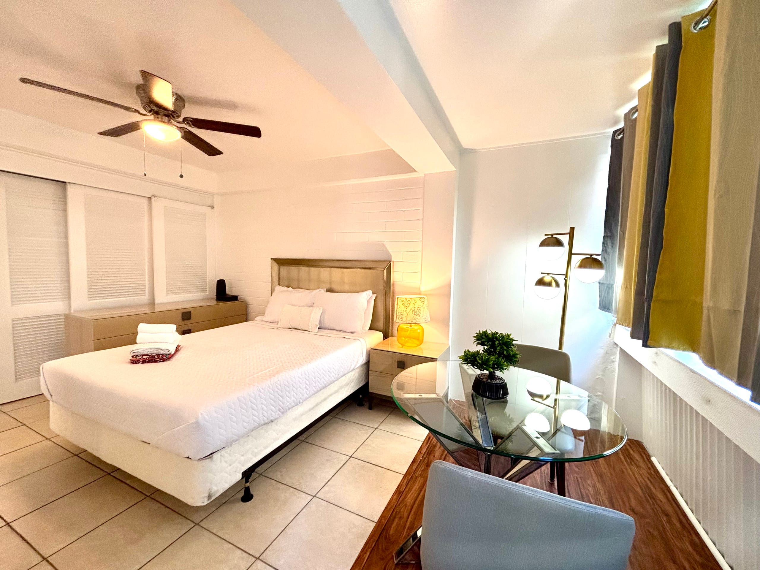 1-bedroom Center of Waikiki Kitchen WiFi Beach - Image 13